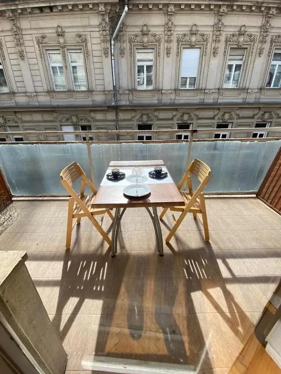 Central Place With Balcony Budapest